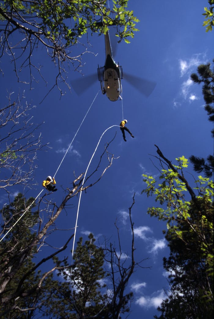 hotshots repelling down from helicopter