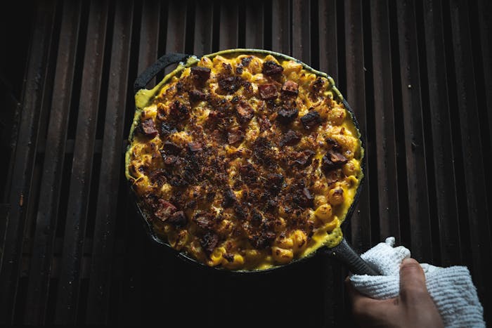 baked mac and cheese in cast iron skillet