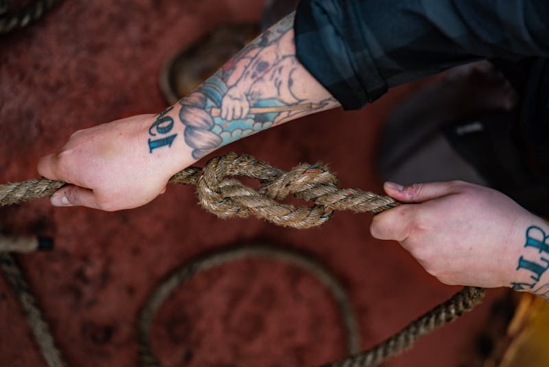 How to Tie 5 Sailing Knots Recommended by US Sailing