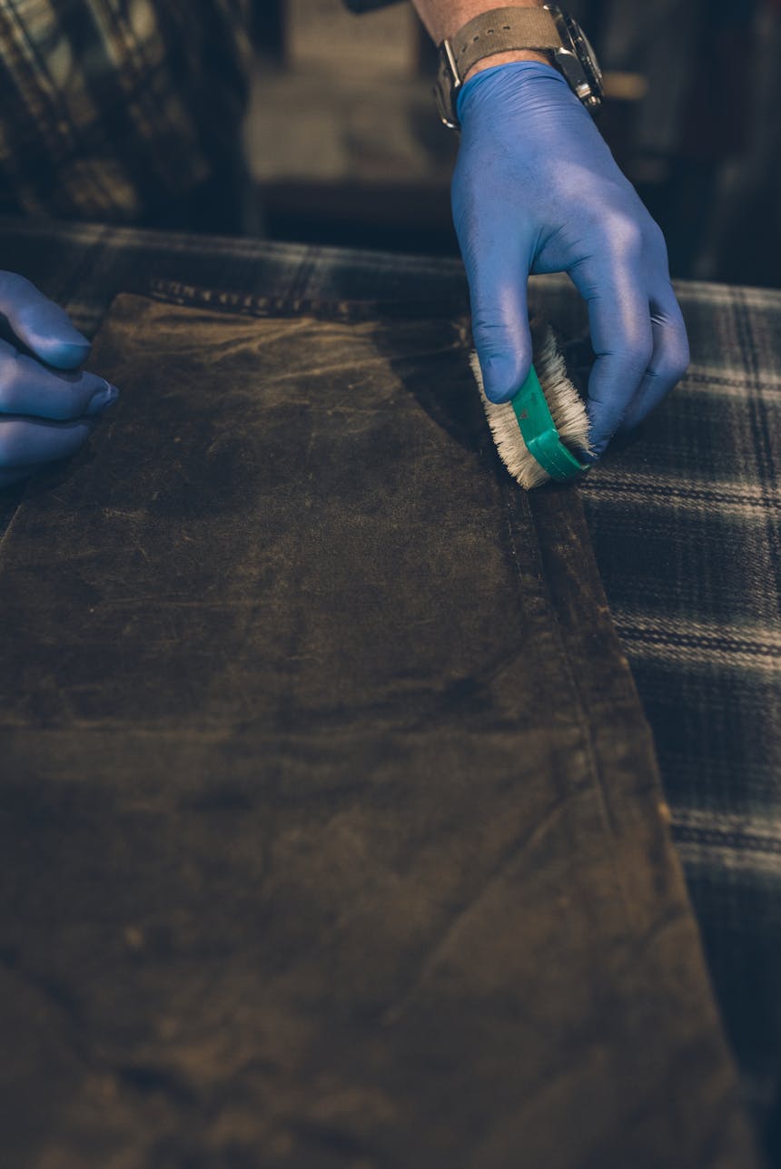 Waxing an unwaxed coat : r/filson